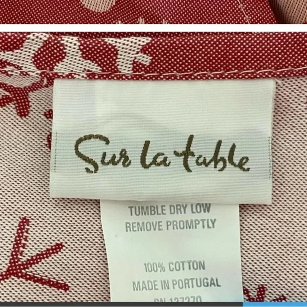 Sur la table Jacquard Snowflake Kitchen Apron. NWT